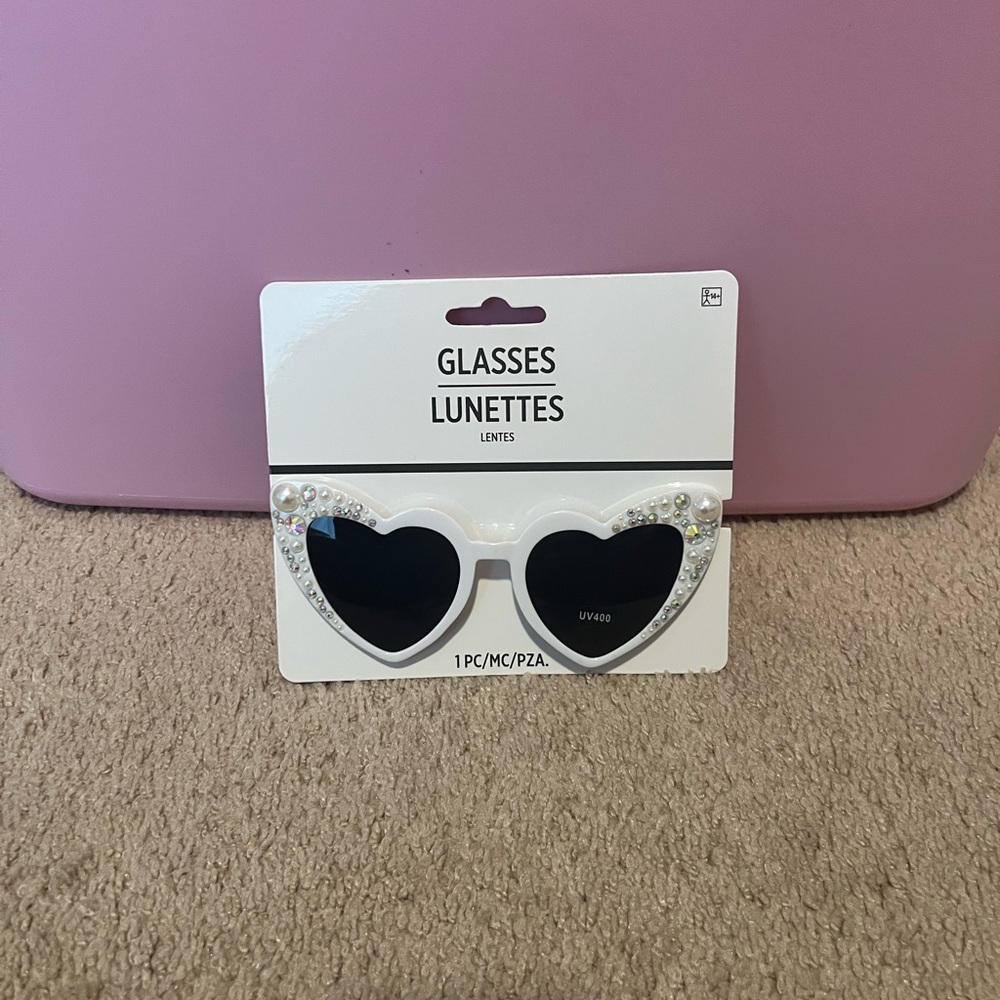 Heart-Shaped White Bride Sunglasses
